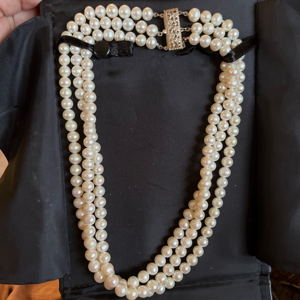 Vintage pearl necklace and bracelet